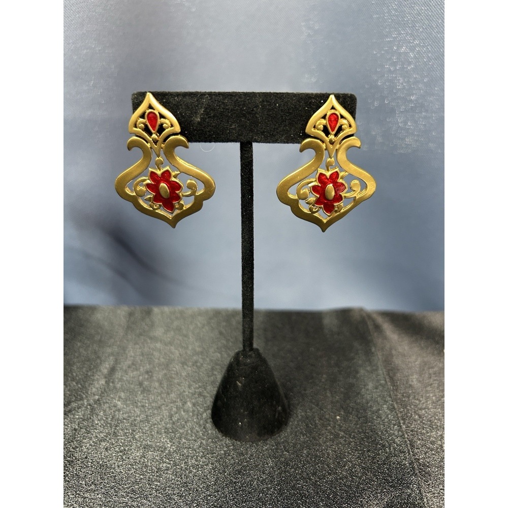 Avon Vintage Gold Scroll Filigree Moroccan Red Enamel Flower Earrings